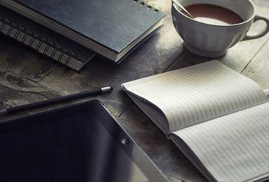 攀上高枝！比亚迪重金赞助曼城，网友调侃：王钰栋终于有机会踢欧冠了